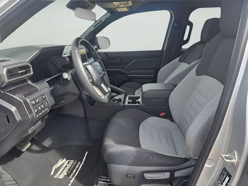 Used 2025 Toyota 4Runner TRD Off-Road image 12