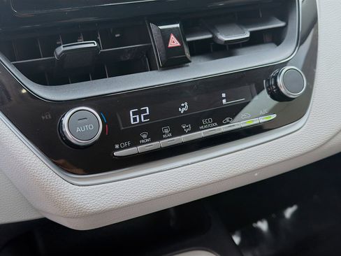 Used 2024 Toyota Corolla LE image 14