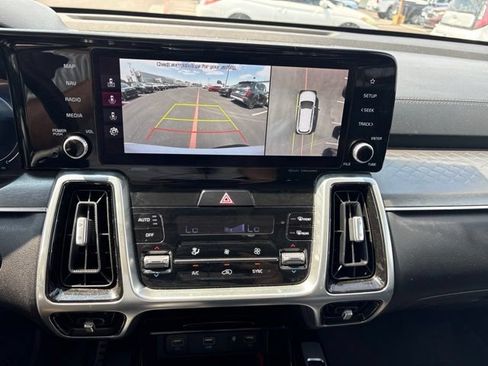 Certified 2021 Kia Sorento SX FWD image 17