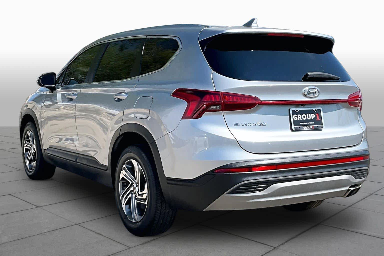 Used 2021 Hyundai Santa Fe SE FWD image 12