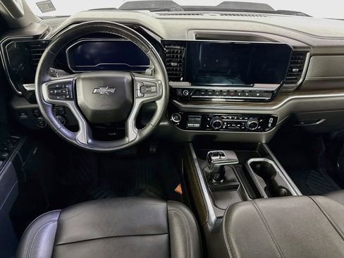 Used 2024 Chevrolet Silverado 1500 LT Trail Boss w/ LT Trail Boss Premium Package AWD/4WD image 23