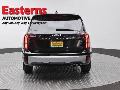 Used 2025 Kia Telluride S FWD image 6