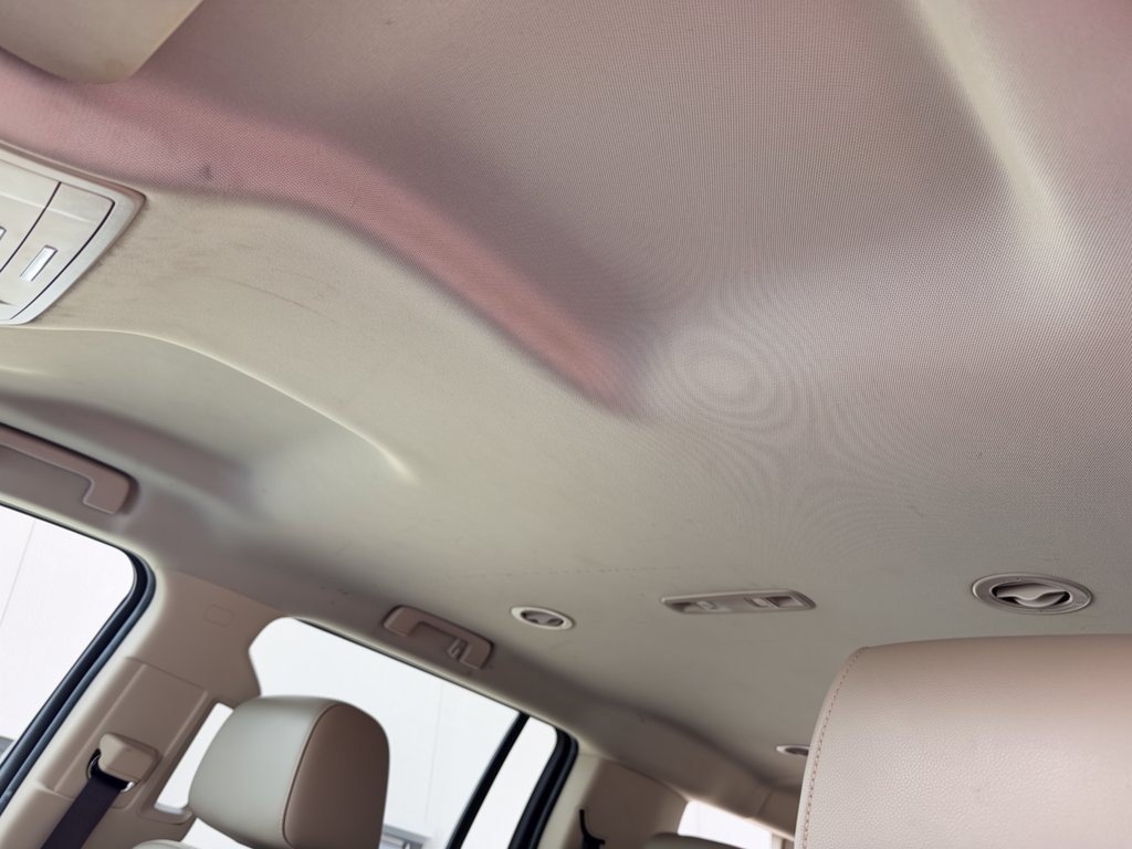 Used 2020 Chevrolet Suburban LT w/ Luxury Package RWD image 27