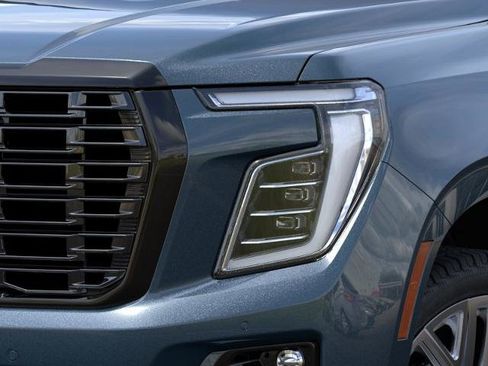 New 2026 GMC Yukon Denali Ultimate w/ LPO, Floor Liner Package AWD/4WD image 10
