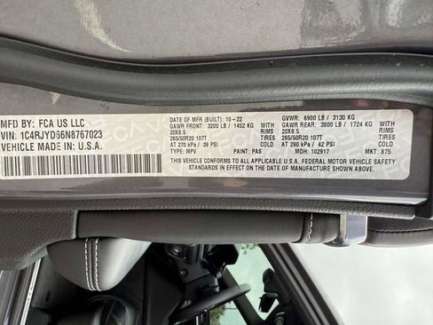 Used 2022 Jeep Grand Cherokee Overland w/ Advanced Protech Group III image 39