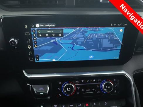 Used 2026 GMC Sierra 2500 Denali w/ Technology Package AWD/4WD image 5