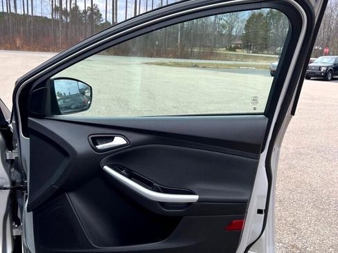 Used 2012 Ford Focus SE image 17