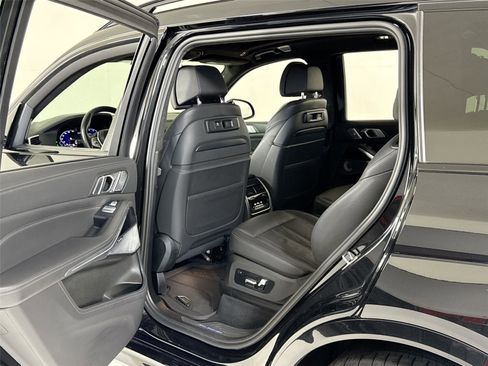 Used 2021 BMW ALPINA XB7 image 26