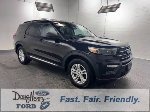 Used 2023 Ford Explorer XLT w/ Equipment Group 202A image 3