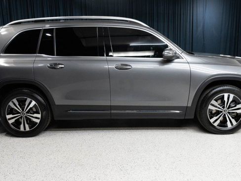 Used 2026 Mercedes-Benz GLB 250 4MATIC image 4