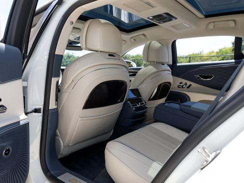 Certified 2024 Bentley Flying Spur W12 AWD/4WD image 19