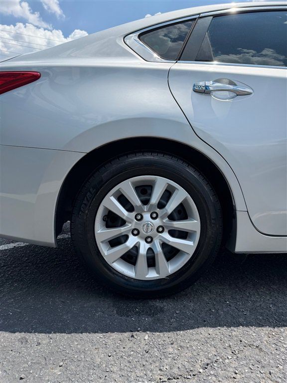 Used 2016 Nissan Altima 2.5 S w/ Power Driver Seat Package FWD image 12