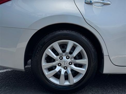 Used 2016 Nissan Altima 2.5 S w/ Power Driver Seat Package FWD image 12