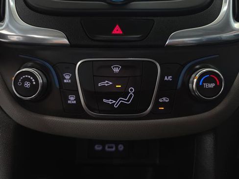Used 2019 Chevrolet Equinox LS w/ LS Convenience Package FWD image 20