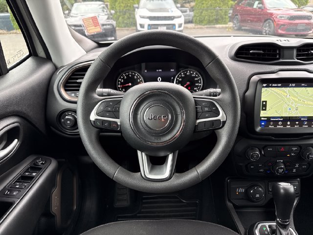 Used 2023 Jeep Renegade Latitude AWD/4WD image 10