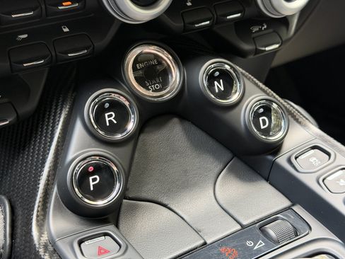 Used 2020 Aston Martin V8 Vantage Coupe RWD image 28