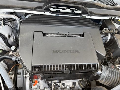 Certified 2024 Honda Pilot Sport image 31
