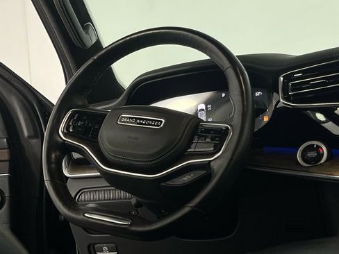 Certified 2022 Jeep Grand Wagoneer Series II w/ Convenience Group III image 19