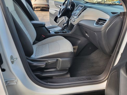 Certified 2024 Chevrolet Equinox LS w/ LS Convenience Package image 28