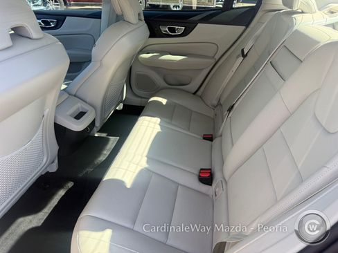 Used 2019 Volvo S60 T5 Momentum w/ Premium Package image 27