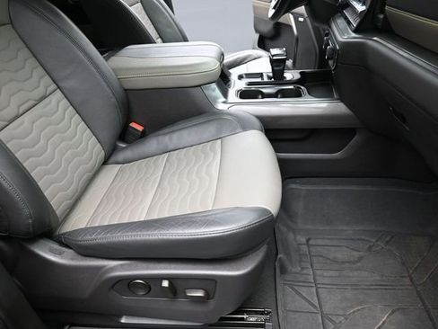 Used 2024 Chevrolet Silverado 1500 ZR2 w/ Technology Package image 25