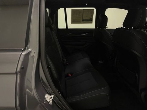 Used 2024 Jeep Grand Cherokee Laredo X w/ Trailer Tow Package image 6