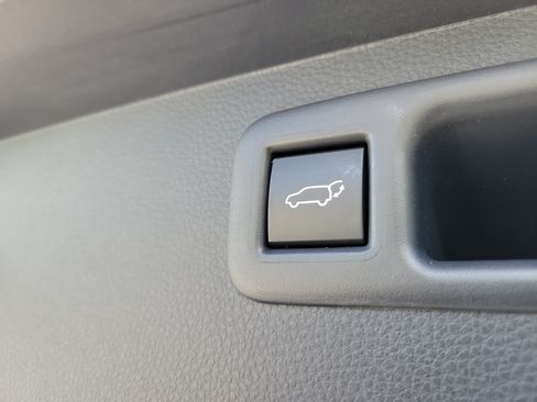 Certified 2025 Toyota Highlander XLE AWD/4WD image 12