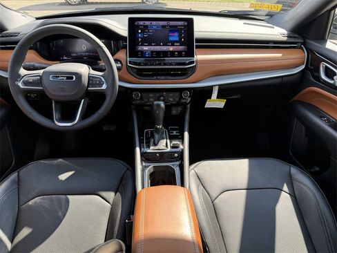 Used 2024 Jeep Compass Limited w/ Elite Group image 17