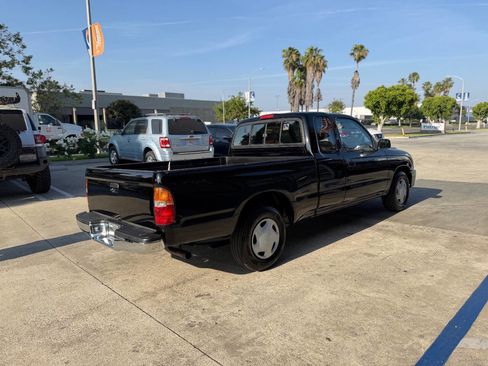 Used 1998 Toyota Tacoma 2WD Xtracab image 11