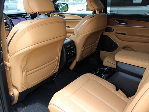 Used 2022 Jeep Grand Cherokee L Summit AWD/4WD image 27