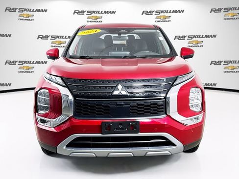 Used 2024 Mitsubishi Outlander SE FWD image 2
