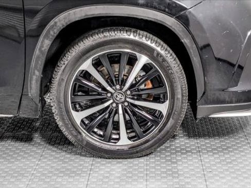 Used 2021 Toyota Highlander XSE image 36