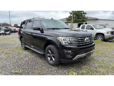 Used 2019 Ford Expedition XLT w/ Equipment Group 202A AWD/4WD image 2