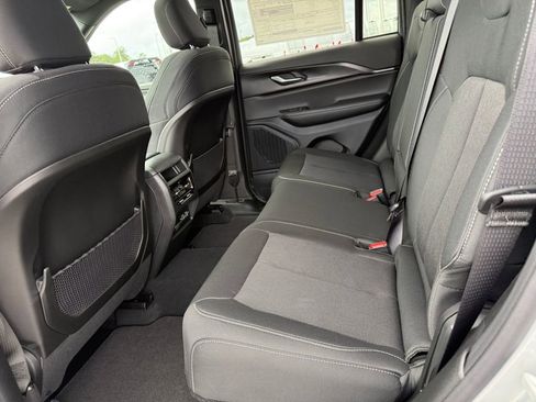 New 2025 Jeep Grand Cherokee Laredo X w/ Luxury Tech Group I image 25