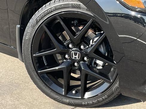 Used 2024 Honda Civic Sport image 9