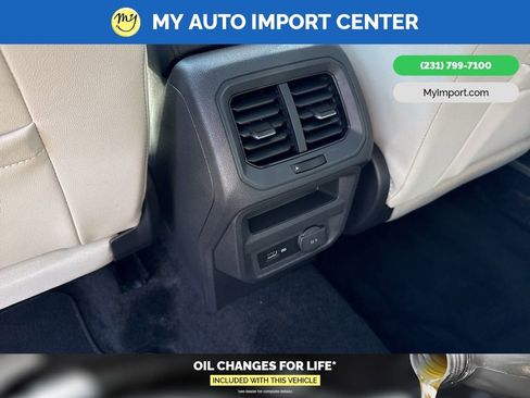 Used 2019 Volkswagen Tiguan SE w/ Panoramic Sunroof Package image 27