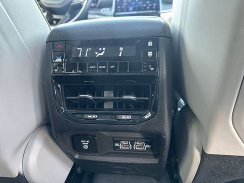 Used 2021 Jeep Grand Cherokee L Overland image 12