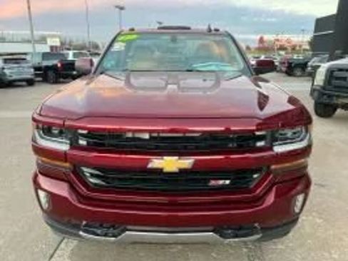 Used 2017 Chevrolet Silverado 1500 LT w/ LT Convenience Package image 16
