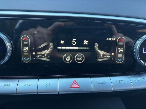 Certified 2023 Genesis GV70 2.5T Select w/ Select Package image 11