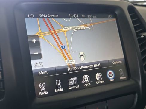 Used 2016 Jeep Cherokee Limited image 19