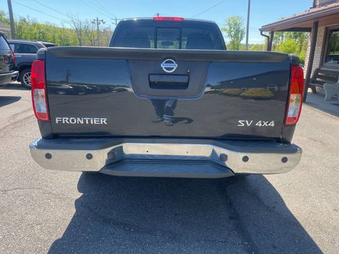 Used 2014 Nissan Frontier SV w/ SV Value Truck Package AWD/4WD image 7