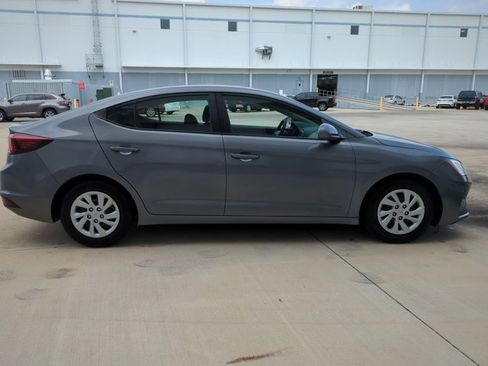 Used 2019 Hyundai Elantra SE w/ Cargo Package image 4