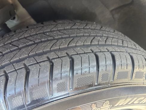 Used 2026 Chevrolet Equinox LT AWD/4WD image 10