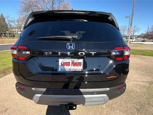 New 2025 Honda Pilot TrailSport image 5