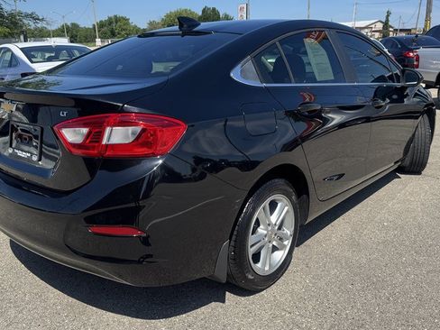 Used 2017 Chevrolet Cruze LT FWD image 8