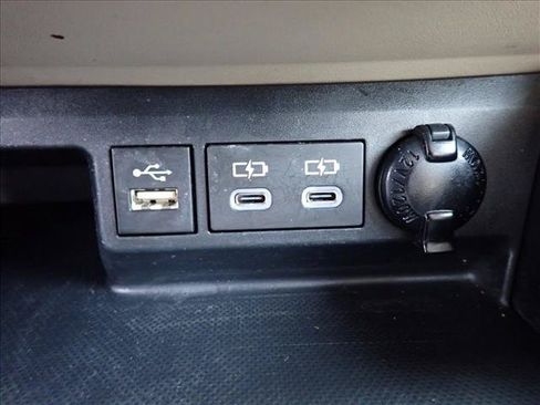 Used 2023 Toyota Highlander Limited AWD/4WD image 24