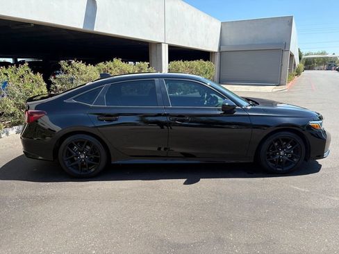 Used 2025 Honda Civic Sport image 4