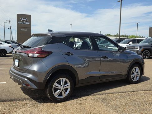 Used 2024 Nissan Kicks S FWD image 4