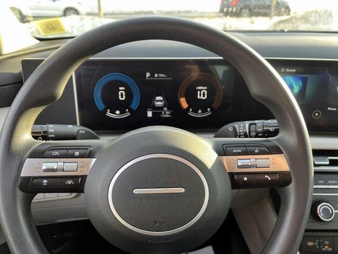 Certified 2025 Hyundai Tucson SE image 30