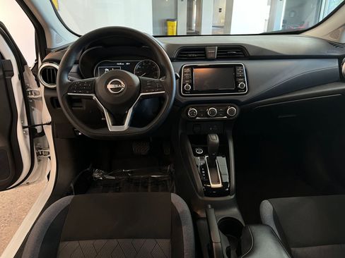 Used 2025 Nissan Versa SV FWD image 33